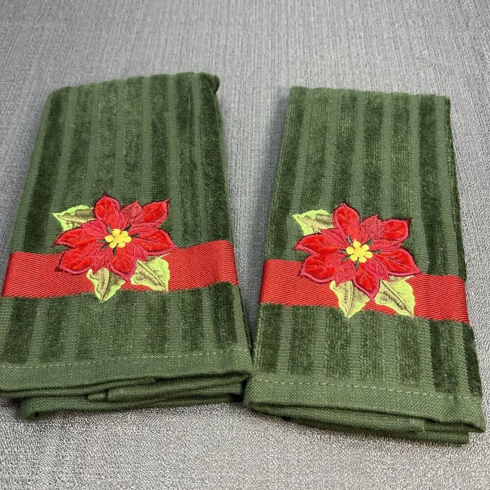 St. Nicholas Square Fingertip Towel Embroidered Red Poinsettia Christmas New (2)